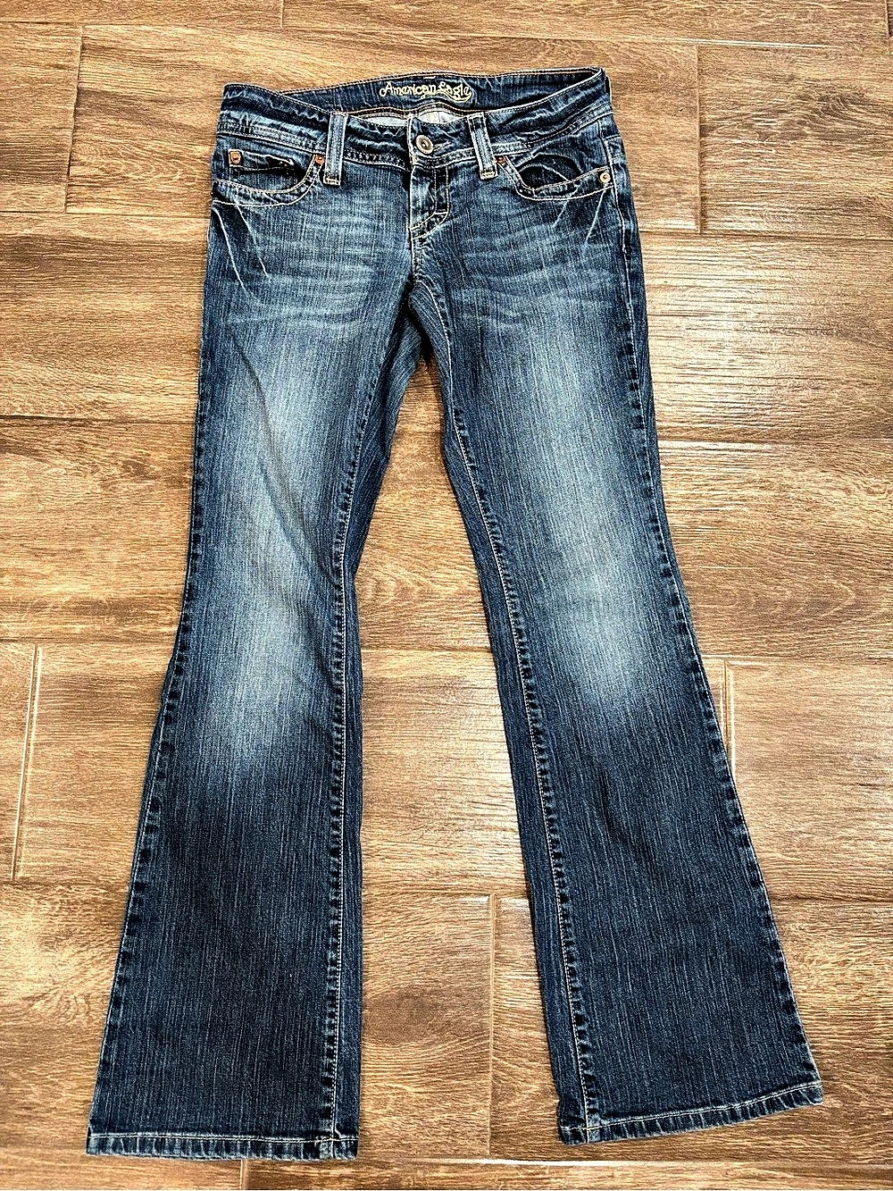 American Eagle Women’s AE Artist Flare Jeans in Blue Size 0 Short True Y2K Low R